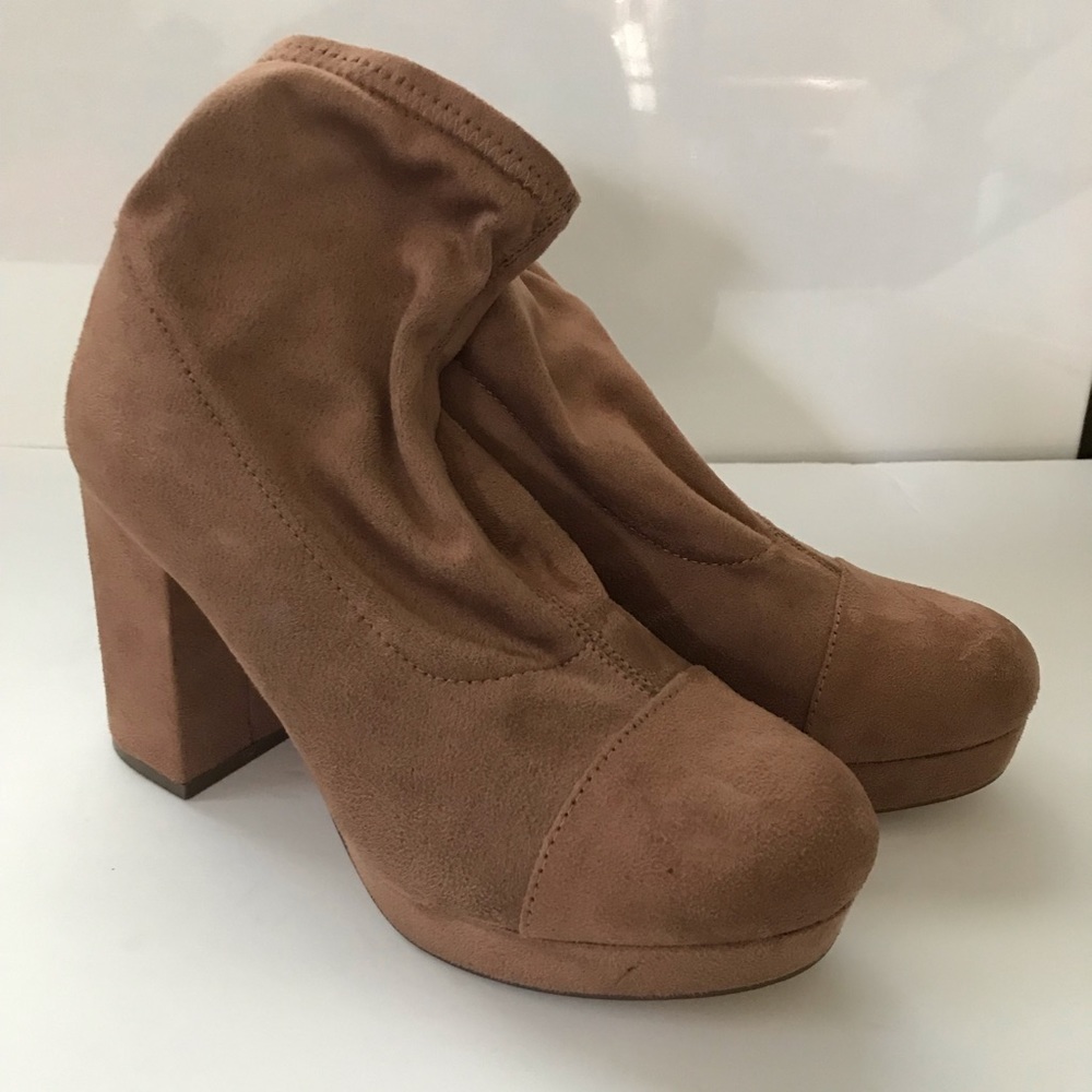 F21 Booties🖤 - Picture 2 of 5